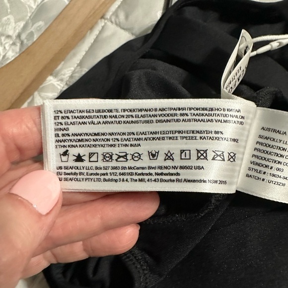 Seafolly Shine On Deep V Maillot One Piece, Size 12 (v) - Picture 12 of 13